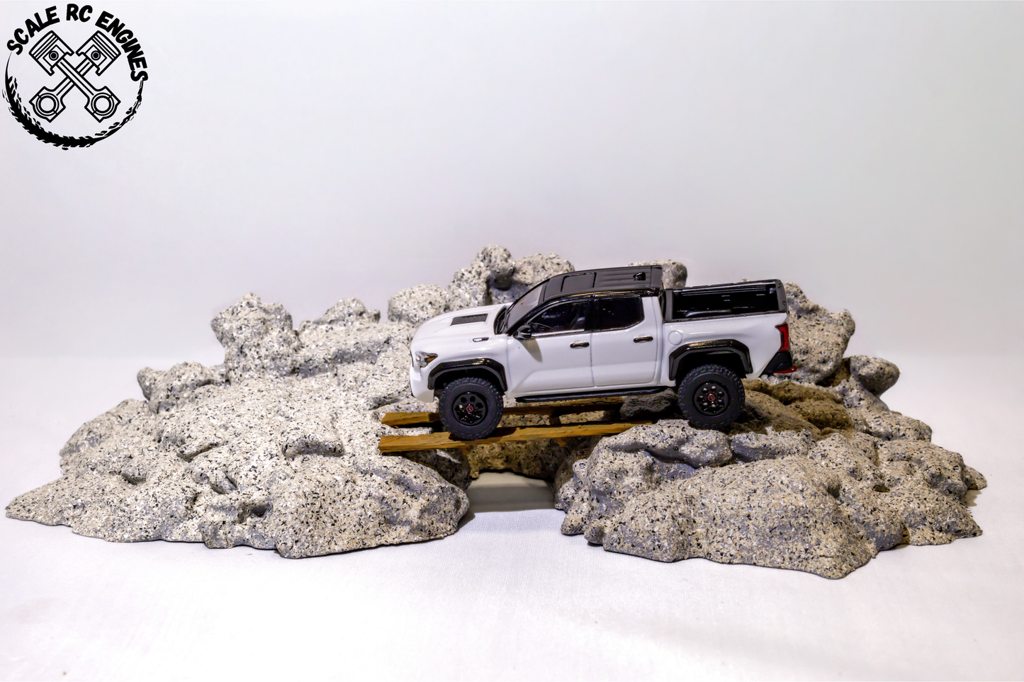 Medium Terrain: Rock Bridge 1:64th Scale